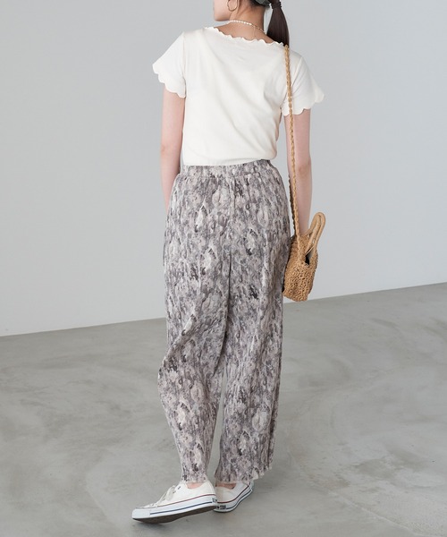 Chaco closet(チャコ クローゼット)の「リブボートネックメロー仕立てカットソー(Tシャツ/カットソー・レディース・サックスブルー/ラベンダー/ホワイト/ブラック/ピンク・FREE)」の9枚目の写真