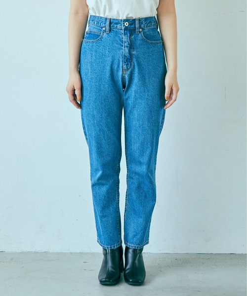 ANGIE(アンジー)の「ハイウエストスリムテーパードデニムパンツ(デニムパンツ・レディース・ブラック/ネイビー/ブルー・SMALL/MEDIUM/LARGE)」の7枚目の写真