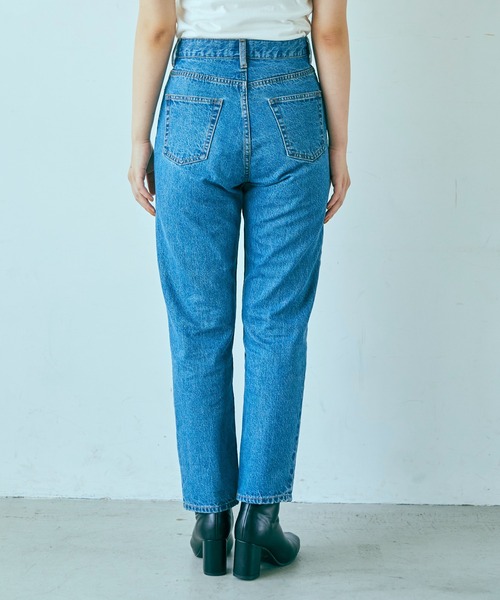 ANGIE(アンジー)の「ハイウエストスリムテーパードデニムパンツ(デニムパンツ・レディース・ブラック/ネイビー/ブルー・SMALL/MEDIUM/LARGE)」の10枚目の写真