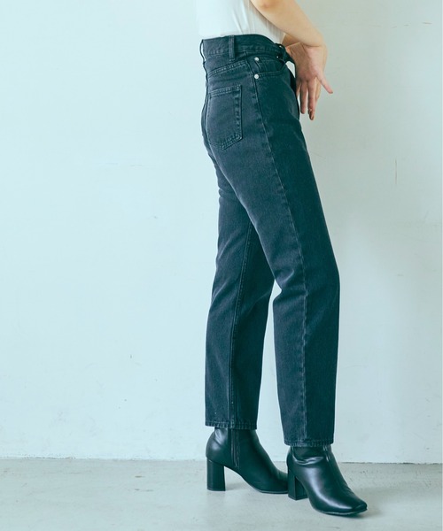 ANGIE(アンジー)の「ハイウエストスリムテーパードデニムパンツ(デニムパンツ・レディース・ブラック/ネイビー/ブルー・SMALL/MEDIUM/LARGE)」の16枚目の写真