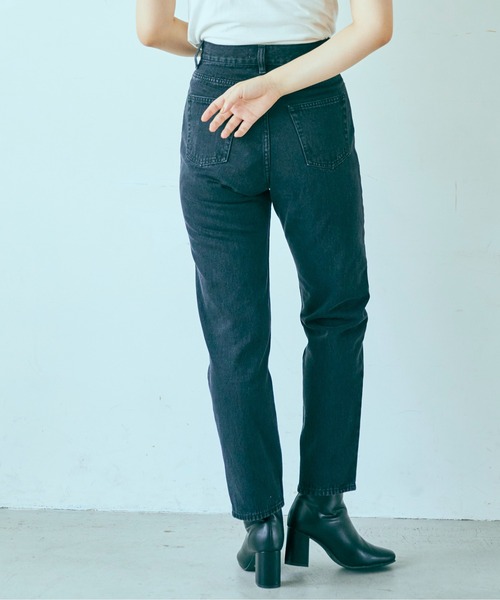 ANGIE(アンジー)の「ハイウエストスリムテーパードデニムパンツ(デニムパンツ・レディース・ブラック/ネイビー/ブルー・SMALL/MEDIUM/LARGE)」の12枚目の写真