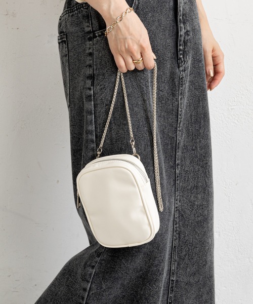 prose verse(プロズヴェール)の「チェーンショルダーミニポシェット(ショルダーバッグ・レディース・オフホワイト/ブラック/ブラウン・フリ-)」の13枚目の写真