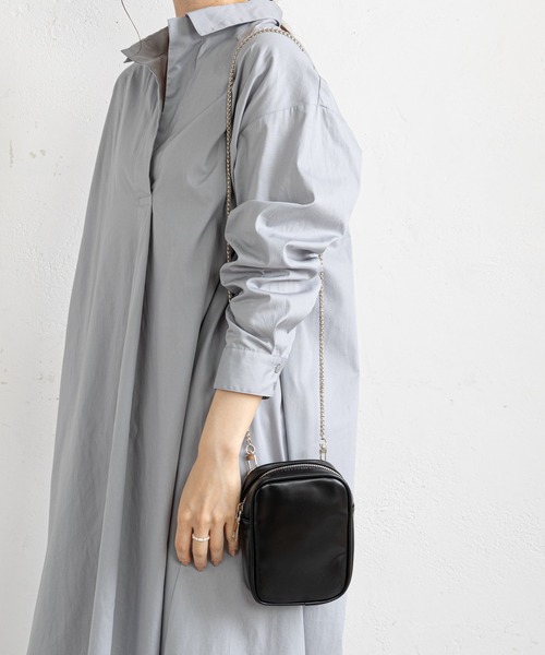 prose verse(プロズヴェール)の「チェーンショルダーミニポシェット(ショルダーバッグ・レディース・オフホワイト/ブラック/ブラウン・フリ-)」の7枚目の写真