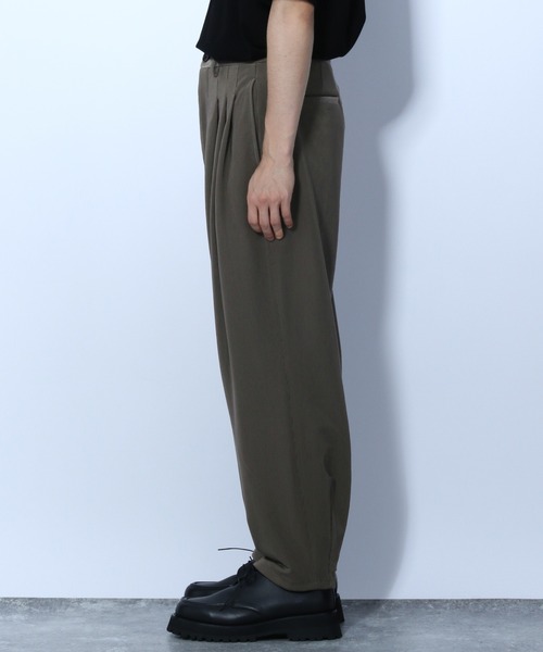 HARE(ハレ)の「プリーツテーパードパンツ(HARE)(その他パンツ・メンズ・ブラウン/ブラック・MEDIUM/SMALL)」の7枚目の写真