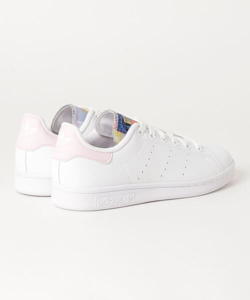 adidas（アディダス）の「スタンスミス [STAN SMITH] アディダスオリジナルス（スニーカー・レディース・ホワイト×ピンク/ホワイト系その他・22.5cm/24.5cm/26.5cm/22.0cm/24.0cm/26.0cm/28.0cm/25.0cm/27.0cm/23.5cm/25.5cm/27.5cm/23.0cm）」の16枚目の写真