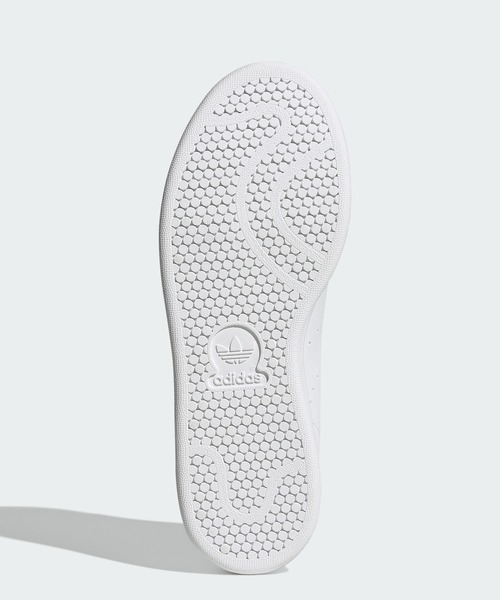 adidas（アディダス）の「スタンスミス [STAN SMITH] アディダスオリジナルス（スニーカー・レディース・ホワイト×ピンク/ホワイト系その他・22.5cm/24.5cm/26.5cm/22.0cm/24.0cm/26.0cm/28.0cm/25.0cm/27.0cm/23.5cm/25.5cm/27.5cm/23.0cm）」の10枚目の写真