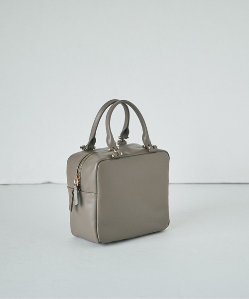 RIVE DROITE（リヴドロワ）の「デイリー使いが叶うシンプルバッグ　レザースクエアミニボストン（ボストンバッグ・レディース・ブラック/グレー系その他・FREE）」の4枚目の写真