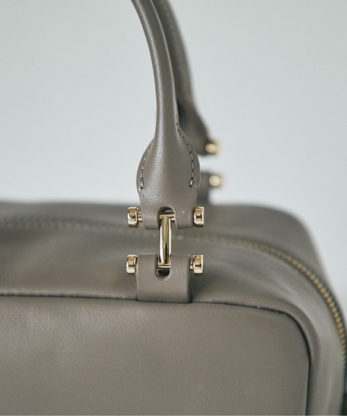 RIVE DROITE（リヴドロワ）の「デイリー使いが叶うシンプルバッグ　レザースクエアミニボストン（ボストンバッグ・レディース・ブラック/グレー系その他・FREE）」の5枚目の写真