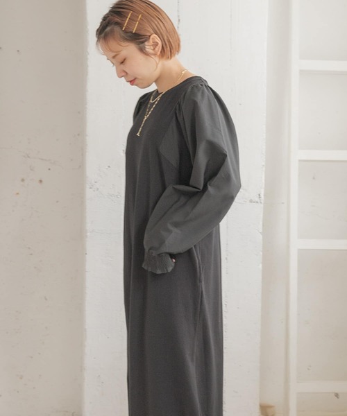 ITEMS URBANRESEARCH（アイテムズ アーバンリサーチ）の「ソデドッキングワンピース（ワンピース・レディース・ブラック/グレー系その他/レッド系その他・FREE）」の2枚目の写真