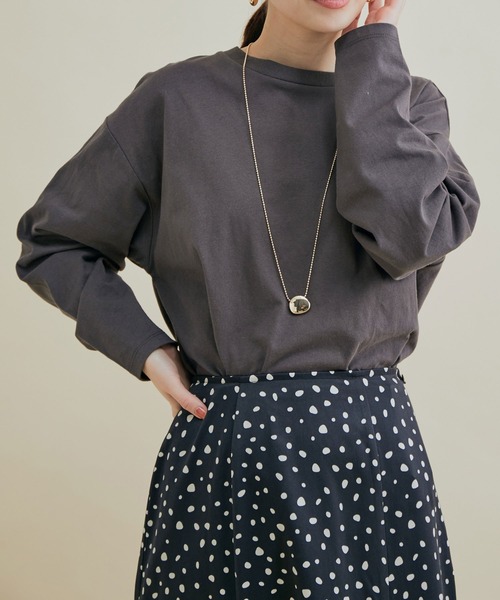 VIS(ビス)の「綿100%。トレンドに左右されないベーシック無地ロングTシャツ(Tシャツ/カットソー・レディース・ブラウン/オフホワイト/スミクロ・FREE)」の3枚目の写真