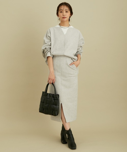 VIS(ビス)の「綿100%。トレンドに左右されないベーシック無地ロングTシャツ(Tシャツ/カットソー・レディース・ブラウン/オフホワイト/スミクロ・FREE)」の17枚目の写真