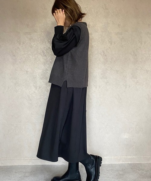 ECRIRE（エクリール）の「【miho.a.nicoコラボ】Vネックベスト+シャツOP（シャツワンピース・レディース・チャコールグレー/ブラック/ベージュ/アイボリー・M/L）」の10枚目の写真