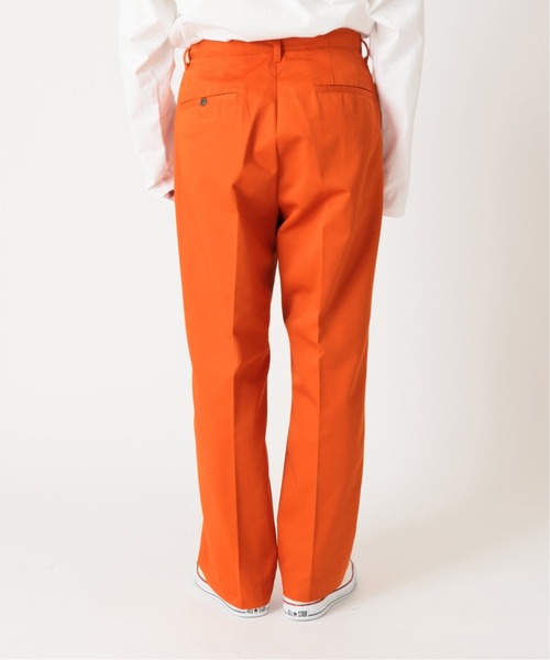 JOURNAL STANDARD（ジャーナルスタンダード）の「カラーT/C ツータック パンツ（チノパンツ・メンズ・グリーン/ブラック系その他/ネイビー/オレンジ/パープル/レッド・MEDIUM/LARGE）」の14枚目の写真