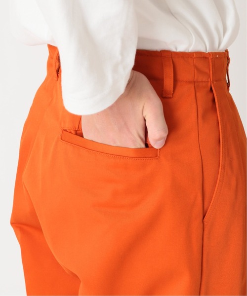 JOURNAL STANDARD（ジャーナルスタンダード）の「カラーT/C ツータック パンツ（チノパンツ・メンズ・グリーン/ブラック系その他/ネイビー/オレンジ/パープル/レッド・MEDIUM/LARGE）」の7枚目の写真