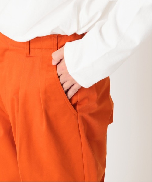 JOURNAL STANDARD（ジャーナルスタンダード）の「カラーT/C ツータック パンツ（チノパンツ・メンズ・グリーン/ブラック系その他/ネイビー/オレンジ/パープル/レッド・MEDIUM/LARGE）」の13枚目の写真