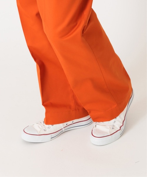 JOURNAL STANDARD（ジャーナルスタンダード）の「カラーT/C ツータック パンツ（チノパンツ・メンズ・グリーン/ブラック系その他/ネイビー/オレンジ/パープル/レッド・MEDIUM/LARGE）」の21枚目の写真