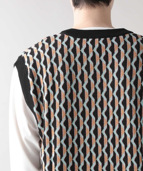RAGEBLUE（レイジブルー）の「柄ニットVベスト/264759（ベスト・メンズ・ブラック/ベージュ・MEDIUM/LARGE）」の15枚目の写真