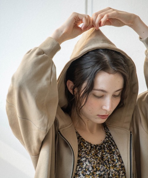 idem（イデム）の「【ZOZOTOWN限定】idem 0514 parker/ロゴ刺繍オーバーサイズパーカー（パーカー・レディース・ベージュ/グレー/グリーン・FREE）」の7枚目の写真