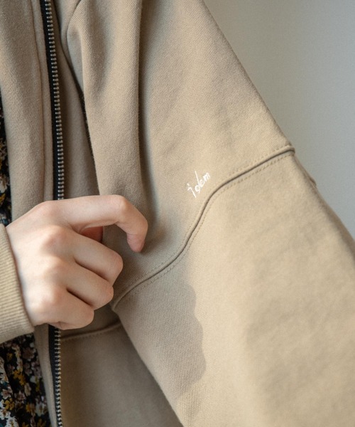 idem（イデム）の「【ZOZOTOWN限定】idem 0514 parker/ロゴ刺繍オーバーサイズパーカー（パーカー・レディース・ベージュ/グレー/グリーン・FREE）」の10枚目の写真