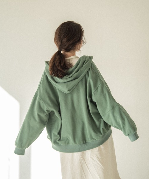 idem（イデム）の「【ZOZOTOWN限定】idem 0514 parker/ロゴ刺繍オーバーサイズパーカー（パーカー・レディース・ベージュ/グレー/グリーン・FREE）」の18枚目の写真