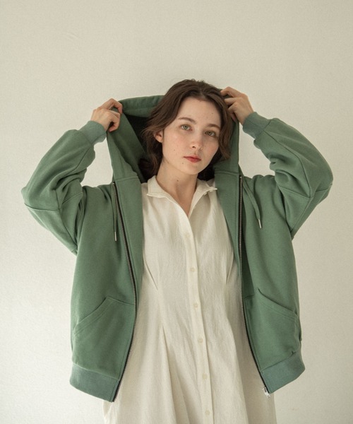 idem（イデム）の「【ZOZOTOWN限定】idem 0514 parker/ロゴ刺繍オーバーサイズパーカー（パーカー・レディース・ベージュ/グレー/グリーン・FREE）」の12枚目の写真