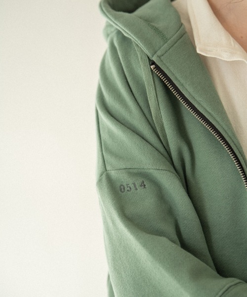 idem（イデム）の「【ZOZOTOWN限定】idem 0514 parker/ロゴ刺繍オーバーサイズパーカー（パーカー・レディース・ベージュ/グレー/グリーン・FREE）」の20枚目の写真