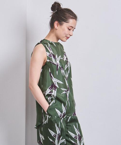 SACRA（サクラ）の「＜SACRA（サクラ）＞リーフプリント ノースリーブ ブラウス（シャツ/ブラウス・レディース・ダークグリーン・38）」の2枚目の写真