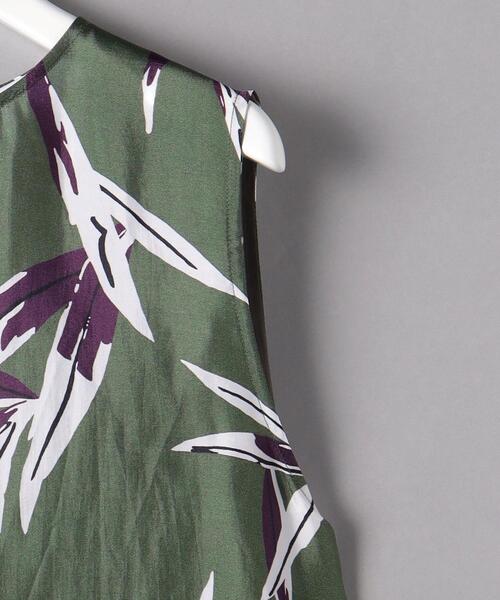 SACRA（サクラ）の「＜SACRA（サクラ）＞リーフプリント ノースリーブ ブラウス（シャツ/ブラウス・レディース・ダークグリーン・38）」の10枚目の写真