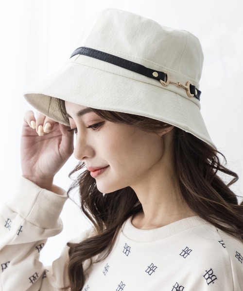 Julia Boutique(ジュリアブティック)の「ビット付きバケットハット/22135(ハット・レディース・ホワイト/ブラック・ONE)」の2枚目の写真