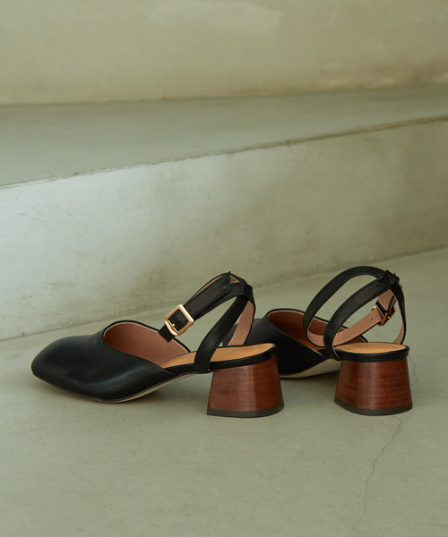 PICHE ABAHOUSE（ピシェ アバハウス）の「オブリークトゥストラップヒールサンダル（サンダル・レディース・ベージュ/ブラック/グリーン・35/37/38/36/39）」の2枚目の写真