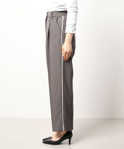 N.(N. Natural Beauty Basic)(エヌエヌナチュラルビューティーベーシック)の「バイカラーラインストレートパンツ(その他パンツ・レディース・ホワイト/グレー/ライトグリーン・MEDIUM)」の4枚目の写真
