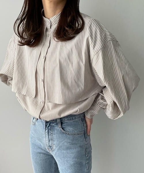 LE MORE（リモア）の「バンドカラーケープカラーブラウス（シャツ/ブラウス・レディース・ホワイト/ライトブルー/ベージュ/ピンク/オレンジ/ブルー・FREE）」の3枚目の写真