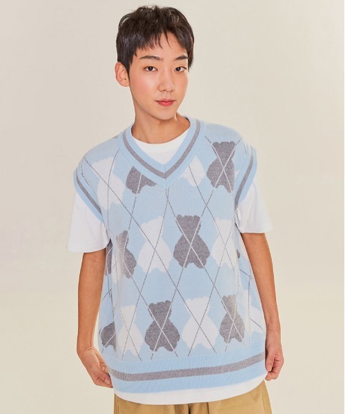 AQO STUDIO SPACE(アコスタジオスペース)の「【AQO STUDIO SPACE】BEAR ARGYLE KNIT VEST / アコスタジオスペース ベアー アーガイル ニット ベスト / UNISEX(ベスト・レディース・ネイビー/アイボリー/スカイブルー・FREE)」の2枚目の写真