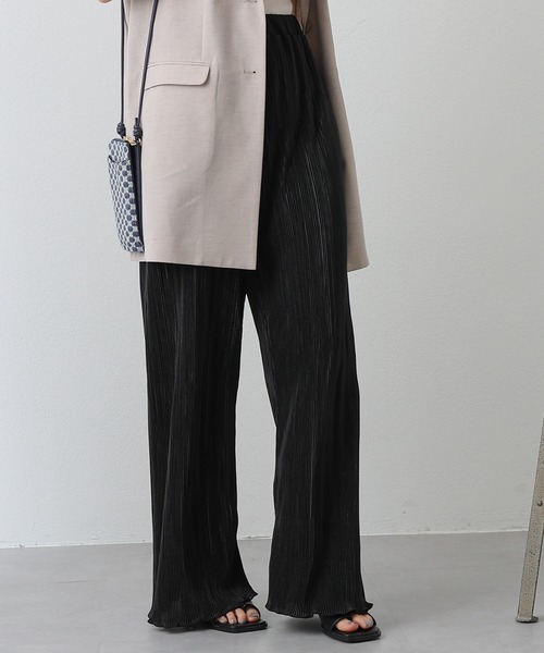 COLONY 2139（コロニートゥーワンスリーナイン）の「サテンミニプリーツストレートパンツ（その他パンツ・レディース・ブラック/ブルー/アイボリー/グレイッシュベージュ・MEDIUM/LARGE）」の16枚目の写真