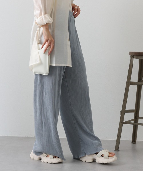 COLONY 2139（コロニートゥーワンスリーナイン）の「サテンミニプリーツストレートパンツ（その他パンツ・レディース・ブラック/ブルー/アイボリー/グレイッシュベージュ・MEDIUM/LARGE）」の18枚目の写真