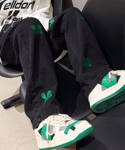 ARULE(アルール)の「A'GEM/9 × .kom『ARULE/アルール』ワイドシルエット 英字 ワッペンデニムパンツ(デニムパンツ・メンズ・ブラック/ブルー・M/L)」の5枚目の写真