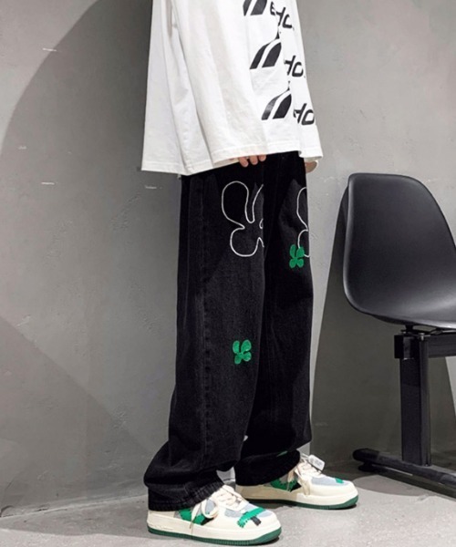 ARULE(アルール)の「A'GEM/9 × .kom『ARULE/アルール』ワイドシルエット 英字 ワッペンデニムパンツ(デニムパンツ・メンズ・ブラック/ブルー・M/L)」の6枚目の写真