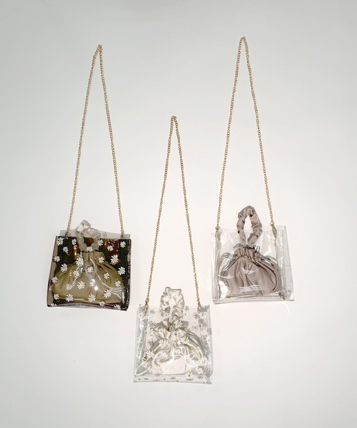 OLIVE des OLIVE(オリーブデオリーブ)の「【WEB限定カラー有】巾着ショルダーinPVCバッグ(ショルダーバッグ・レディース・オフホワイト/シルバー/スミクロ・FREE)」の12枚目の写真