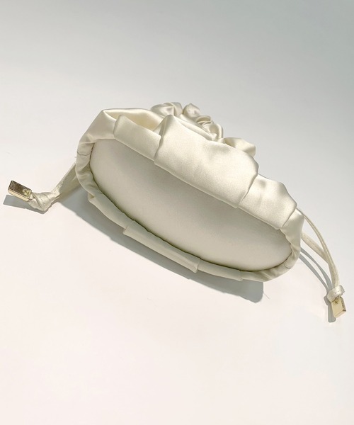 OLIVE des OLIVE(オリーブデオリーブ)の「【WEB限定カラー有】巾着ショルダーinPVCバッグ(ショルダーバッグ・レディース・オフホワイト/シルバー/スミクロ・FREE)」の14枚目の写真