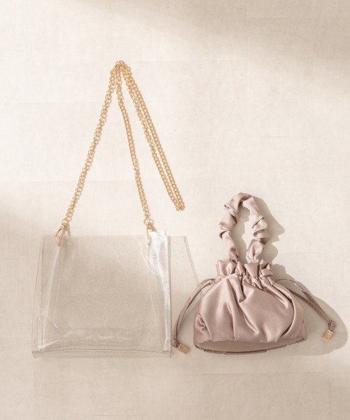 OLIVE des OLIVE(オリーブデオリーブ)の「【WEB限定カラー有】巾着ショルダーinPVCバッグ(ショルダーバッグ・レディース・オフホワイト/シルバー/スミクロ・FREE)」の7枚目の写真