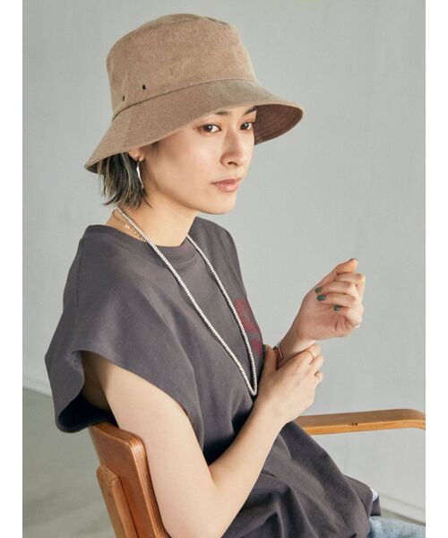 Russell Athletic(ラッセルアスレティック)の「RUSSELL別注 プリントロゴタンクトップ(Tシャツ/カットソー・レディース・オフホワイト/チャコールグレー/ブラウン・FREE)」の6枚目の写真