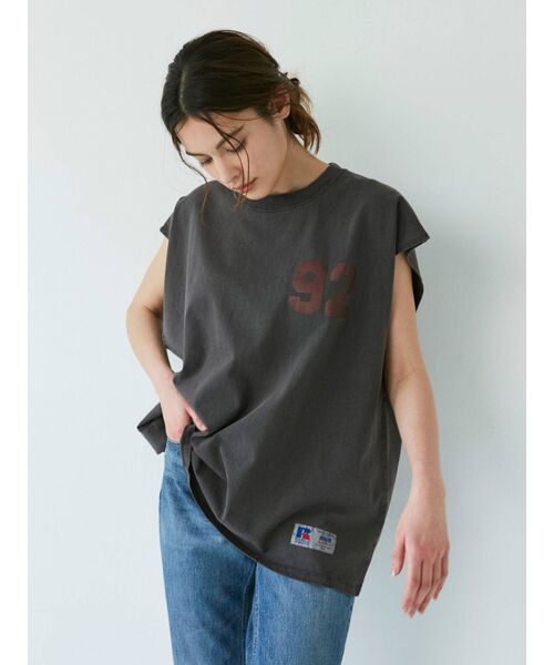Russell Athletic(ラッセルアスレティック)の「RUSSELL別注 プリントロゴタンクトップ(Tシャツ/カットソー・レディース・オフホワイト/チャコールグレー/ブラウン・FREE)」の14枚目の写真