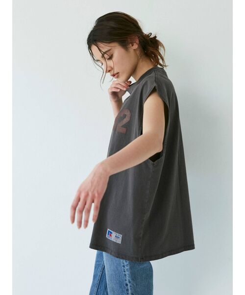 Russell Athletic(ラッセルアスレティック)の「RUSSELL別注 プリントロゴタンクトップ(Tシャツ/カットソー・レディース・オフホワイト/チャコールグレー/ブラウン・FREE)」の16枚目の写真