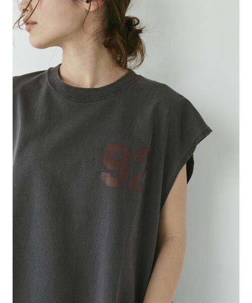 Russell Athletic(ラッセルアスレティック)の「RUSSELL別注 プリントロゴタンクトップ(Tシャツ/カットソー・レディース・オフホワイト/チャコールグレー/ブラウン・FREE)」の17枚目の写真