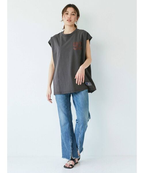 Russell Athletic(ラッセルアスレティック)の「RUSSELL別注 プリントロゴタンクトップ(Tシャツ/カットソー・レディース・オフホワイト/チャコールグレー/ブラウン・FREE)」の18枚目の写真