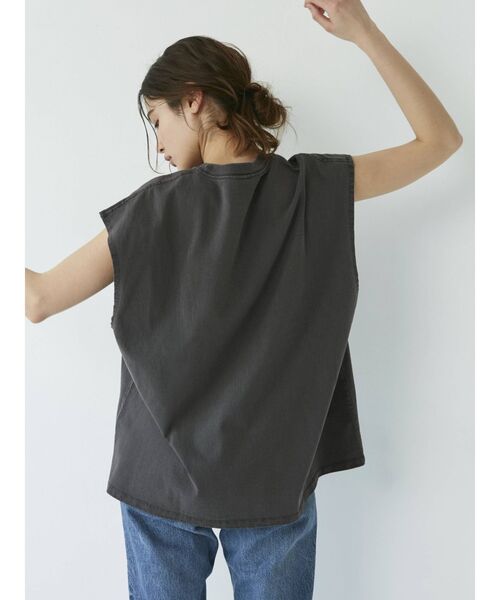 Russell Athletic(ラッセルアスレティック)の「RUSSELL別注 プリントロゴタンクトップ(Tシャツ/カットソー・レディース・オフホワイト/チャコールグレー/ブラウン・FREE)」の19枚目の写真
