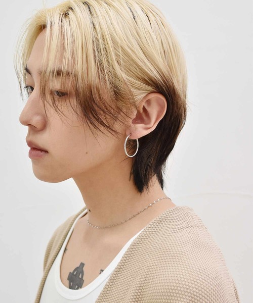 LHME(エルエイチエムイー)の「LHME スリムフープピアスM/サージカルステンレス316L(金属アレルギー対応)(ピアス(両耳用)・レディース・シルバー/ゴールド・ONE SIZE)」の14枚目の写真