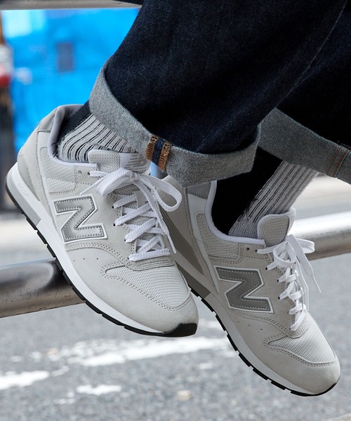 New Balance グレー スニーカー 中古・古着通販】NEW BALANCE (ニューバランス) ローカット