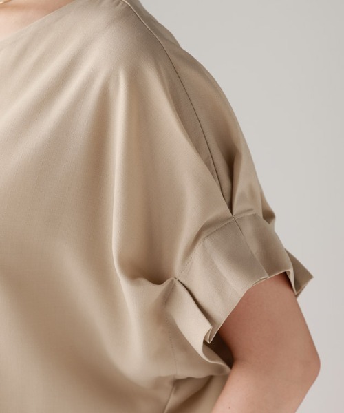 リネンライク前後2WAY袖タックブラウス