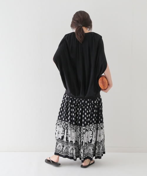 SLOBE IENA(スローブイエナ)の「シアーギャザーカットソー(Tシャツ/カットソー・レディース・ブラック/ライトグリーン・FREE)」の12枚目の写真